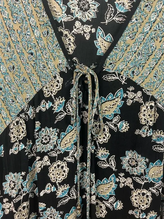 Angie Boho Floral Tunic Top V-Neck Bell Sleeve Black Blue Size Large Bohemian - Picture 6 of 10